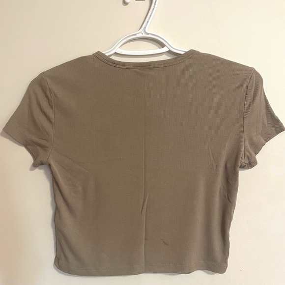 ARITZIA Sunday Best T-shirt - Picture 2 of 4